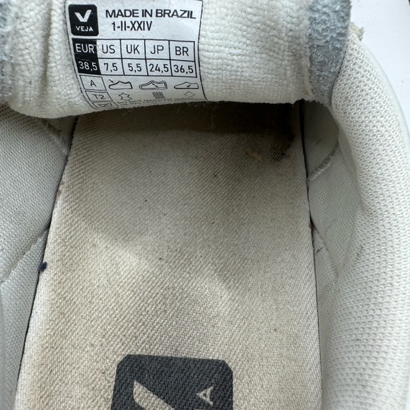 Veja V-90 White and Green Sneakers - Picture 6 of 6